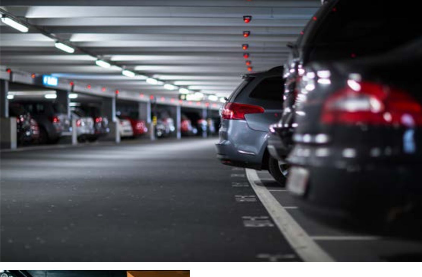 Parkhaus mit Ampelsteuerung je Stellplatz